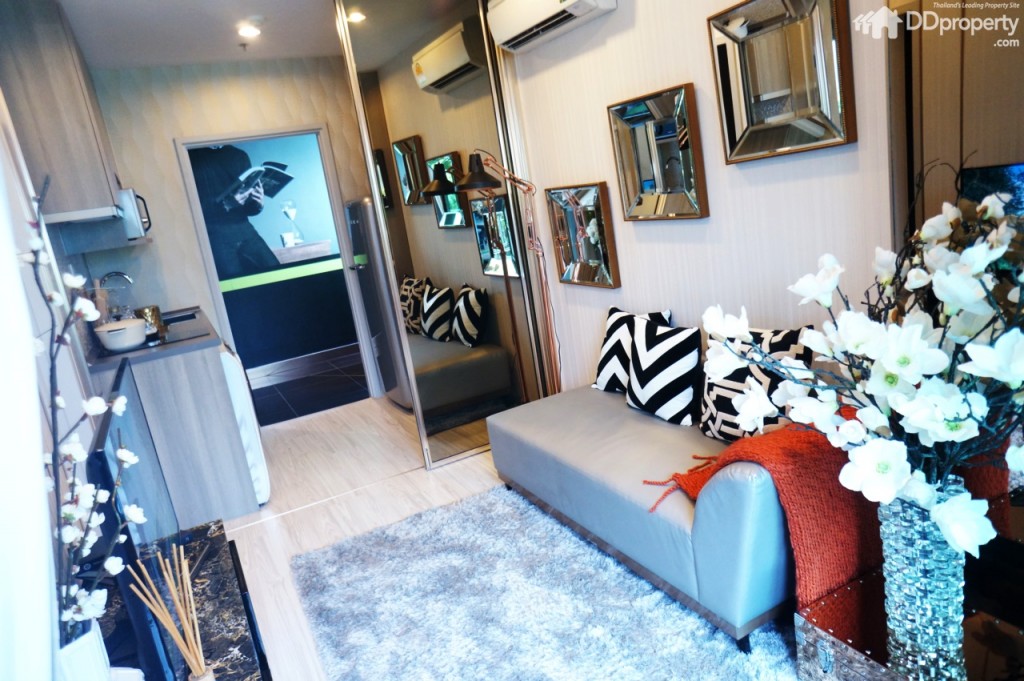 ทางโครงการแถมเครื่องปรับอากาศให้ 1 เครื่อง ที่โซนห้องนี้