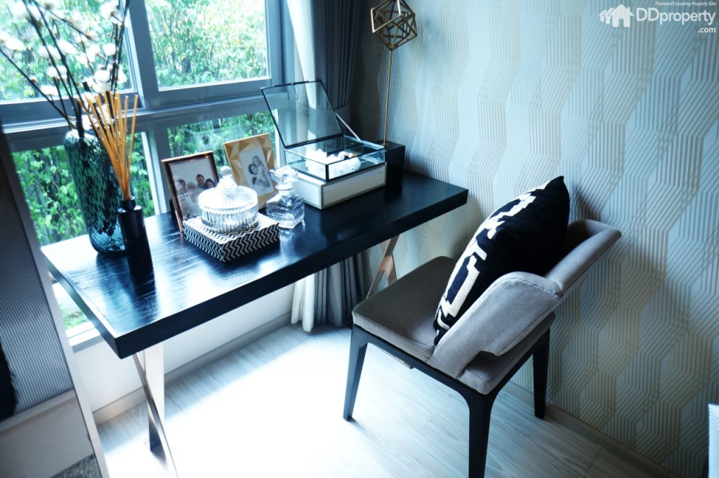 ยังมีพื้นที่อเนกประสงค์โดยสามารถเปลี่ยนเป็นพื้นที่สำหรับทำงาน-อ่านหนังสือได้