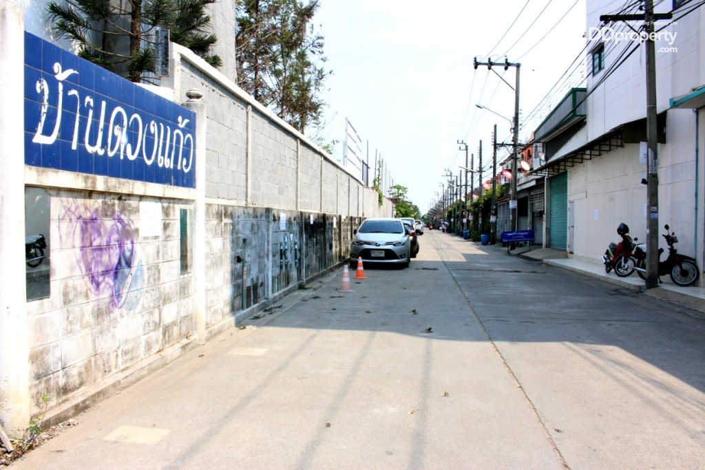ถนนภายในซอยลาดพร้าววังหิน 72