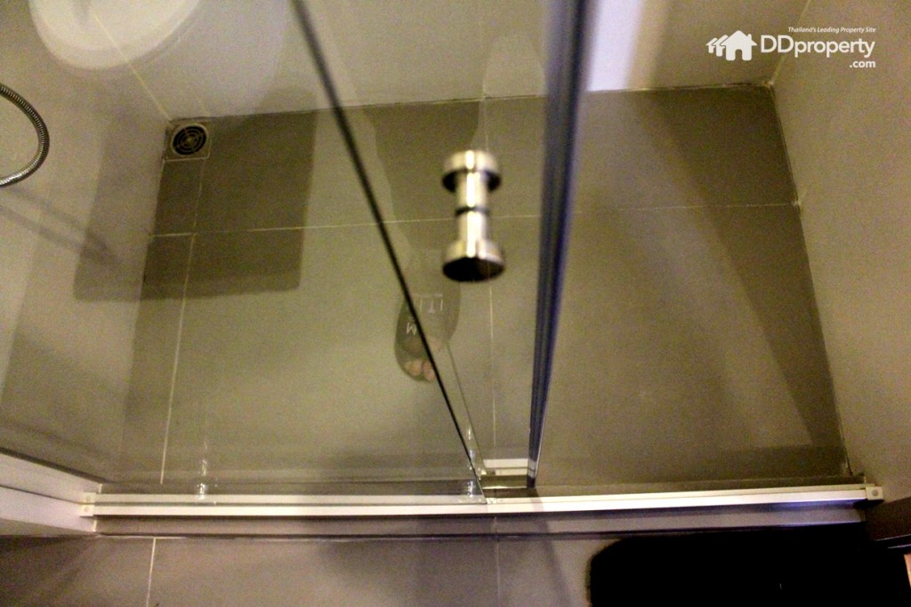 ฉากกั้นห้องน้ำกระจกใสแบบสไลด์