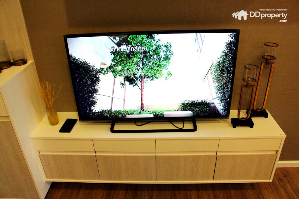 ชั้นวางทีวีบิลท์อินแบบลอยตัว