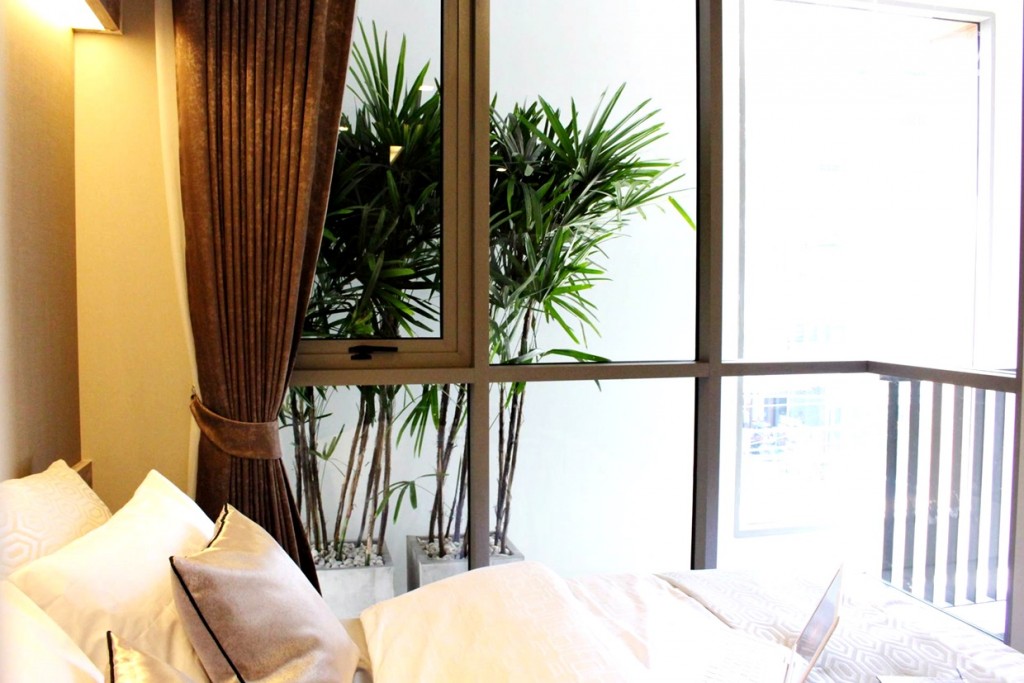 ห้องแบบ 1 ห้องนอน ขนาด 32 – 36 ตร.ม จะเป็นกระจกเข้ามุมทุกห้อง