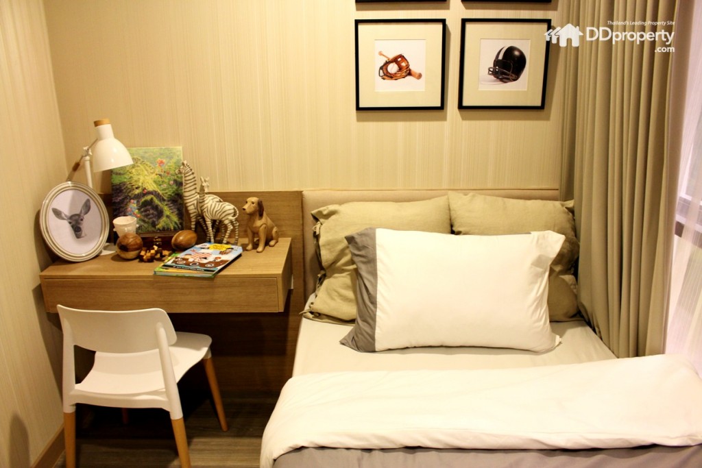 สามารถวางเตียงขนาด 3. 5 ฟุต พร้อมโต๊ะหนังสือ