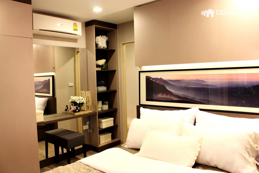 พื้นที่ด้านข้างเตียง