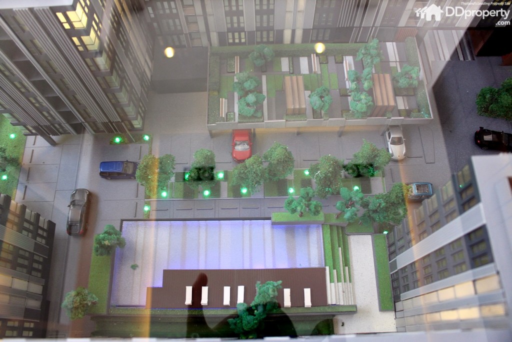 ลูกบ้านสามารถใช้พื้นที่ส่วนกลางได้ของทั้ง 2 ตึก โดยระบบคีย์การ์ด