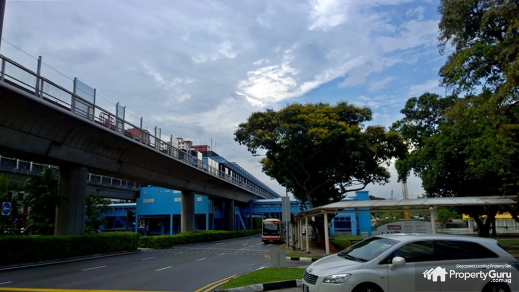 Queenstown MRT station and Commonwealth Avenue