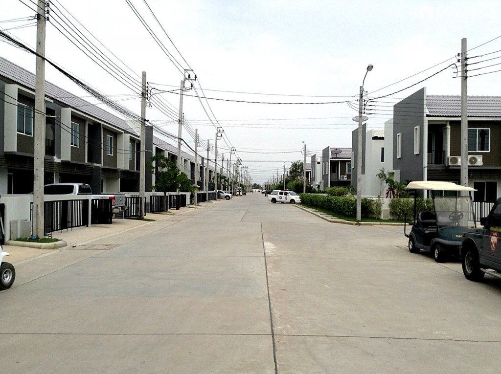 The colors Permium Kanjanapisek-Ratchaphreukp2-002