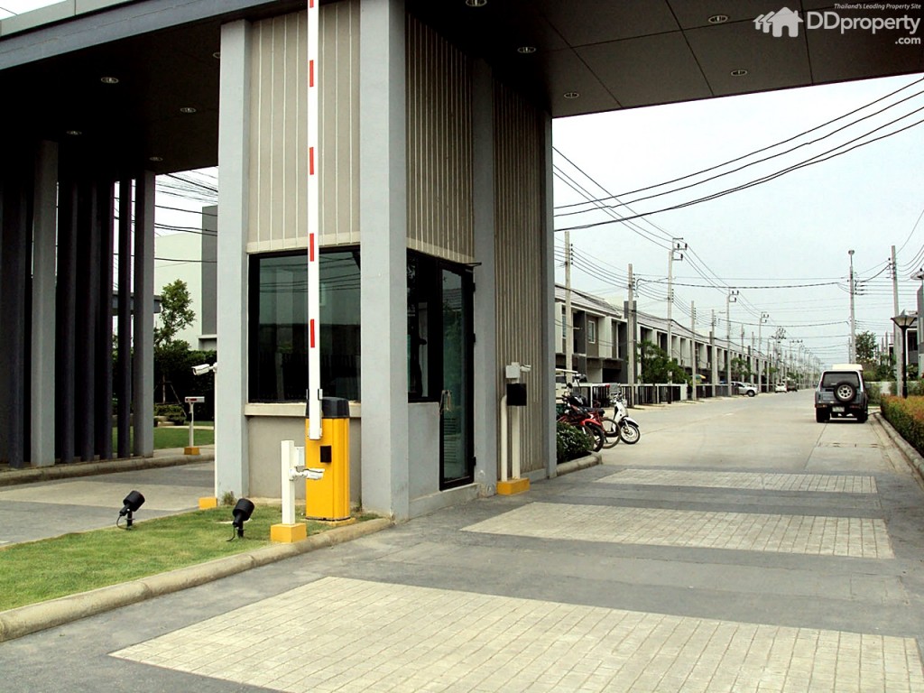 The colors Permium Kanjanapisek-Ratchaphreukp22-022