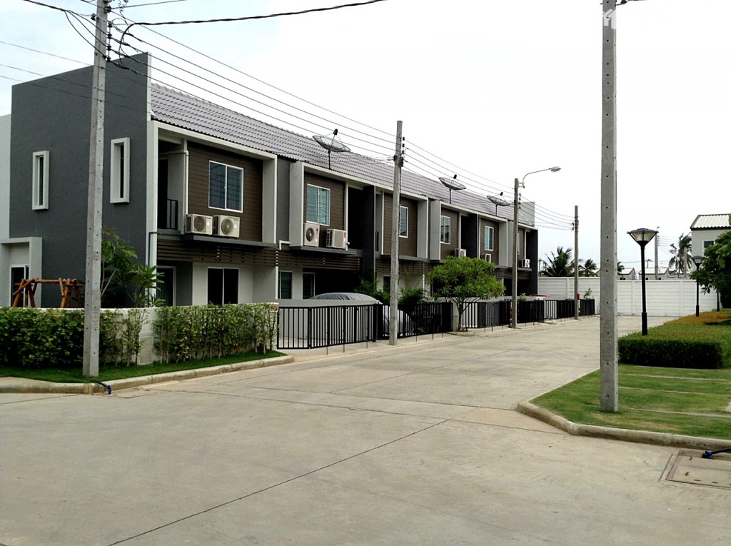 The colors Permium Kanjanapisek-Ratchaphreukp23-023