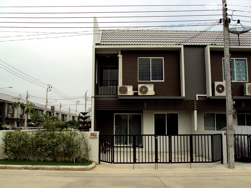 The colors Permium Kanjanapisek-Ratchaphreukp25-025