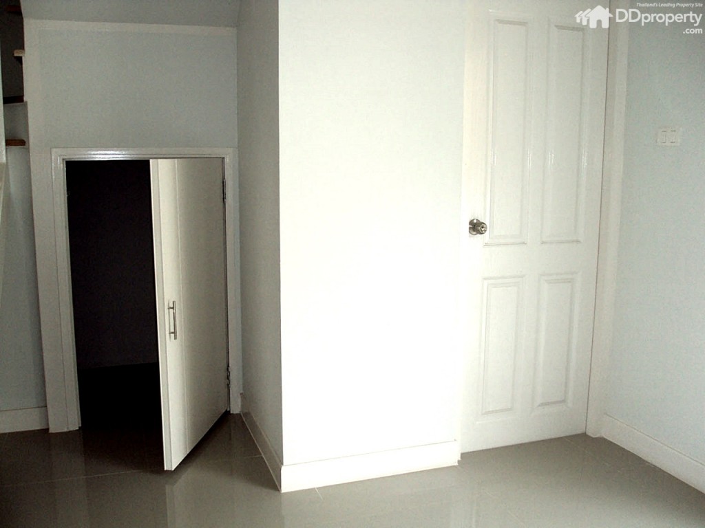 The colors Permium Kanjanapisek-Ratchaphreukp30-030