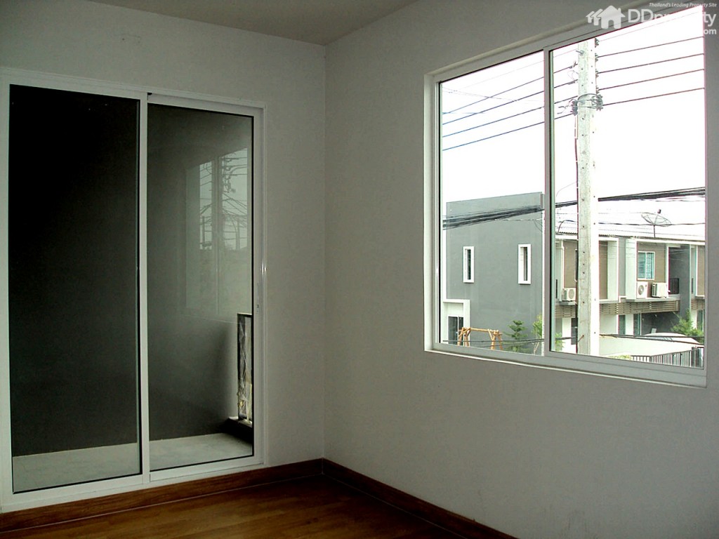 The colors Permium Kanjanapisek-Ratchaphreukp32-032