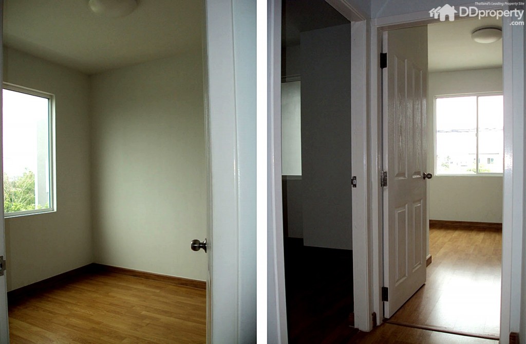 The colors Permium Kanjanapisek-Ratchaphreukp33-033