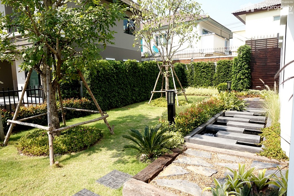 TheTrust-Ratchapruk-RattanatibetDSC05347-090