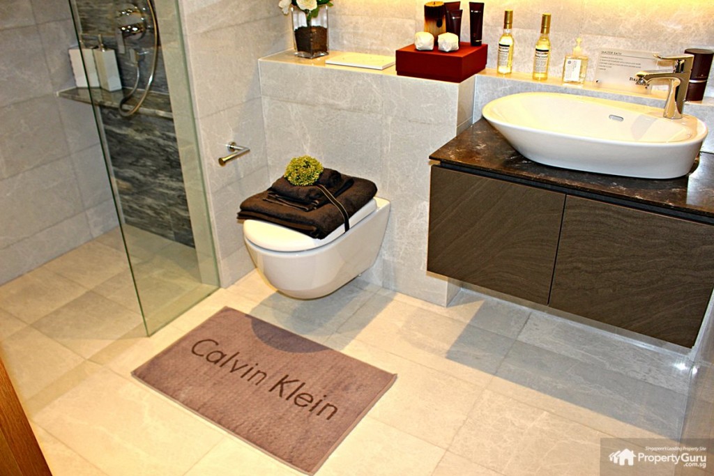 pollen and bleu master bathroom 4 BR