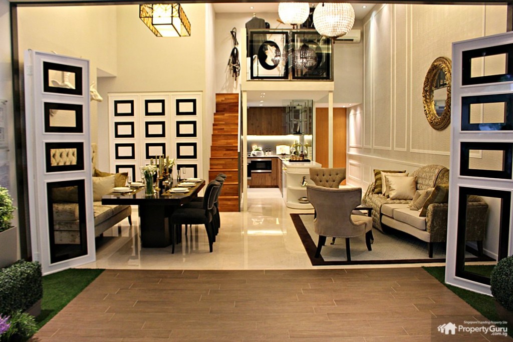 pollen and bleu show flat entrance 4 BR