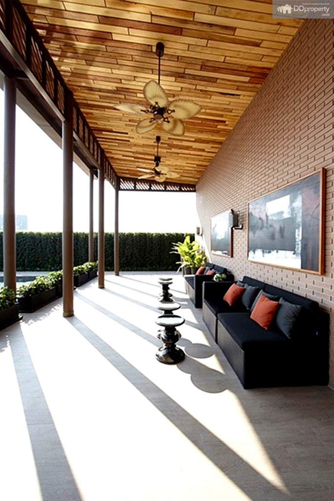 24 Town AvenueMotown-Brio-1210-194