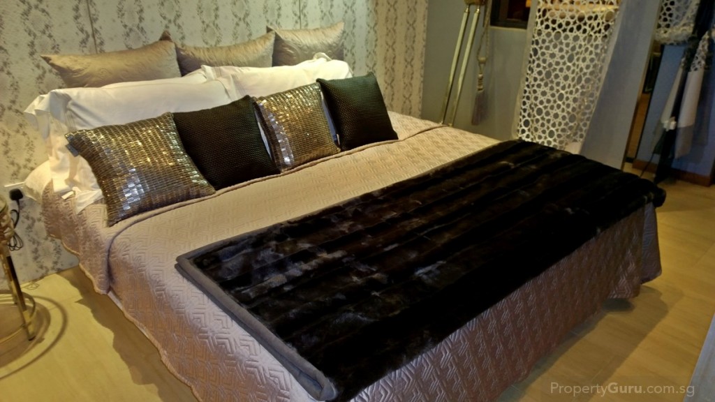 1-bedroom SOHO master bedroom