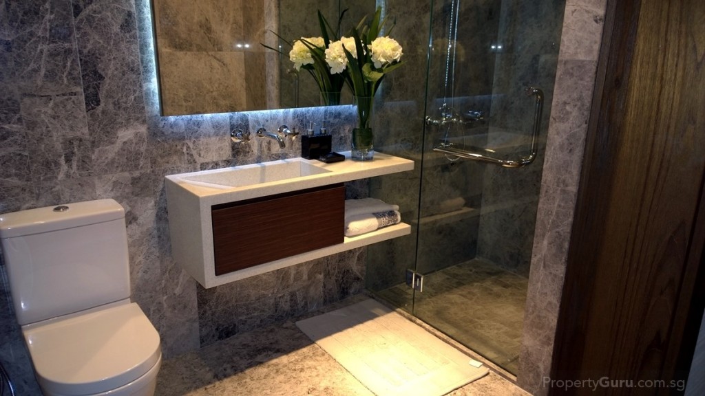 2-bedroom DK first floor bathroom