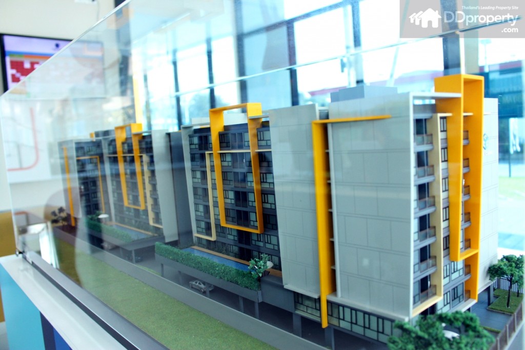 แปลนของโครงการวางให้ชั้น G เป็นลานจอดรถของโครงการ คิดเป็นสัดส่วนประมาณ 35% รวมจอดซ้อนคัน 