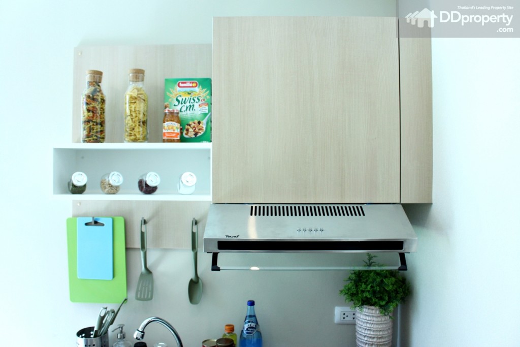ชุดตู้ในพื้นที่ครัวบิลท์อิน ท็อปเป็นลามิเนต