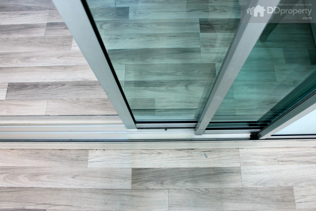 กระจกใสเขียวตัดแสง