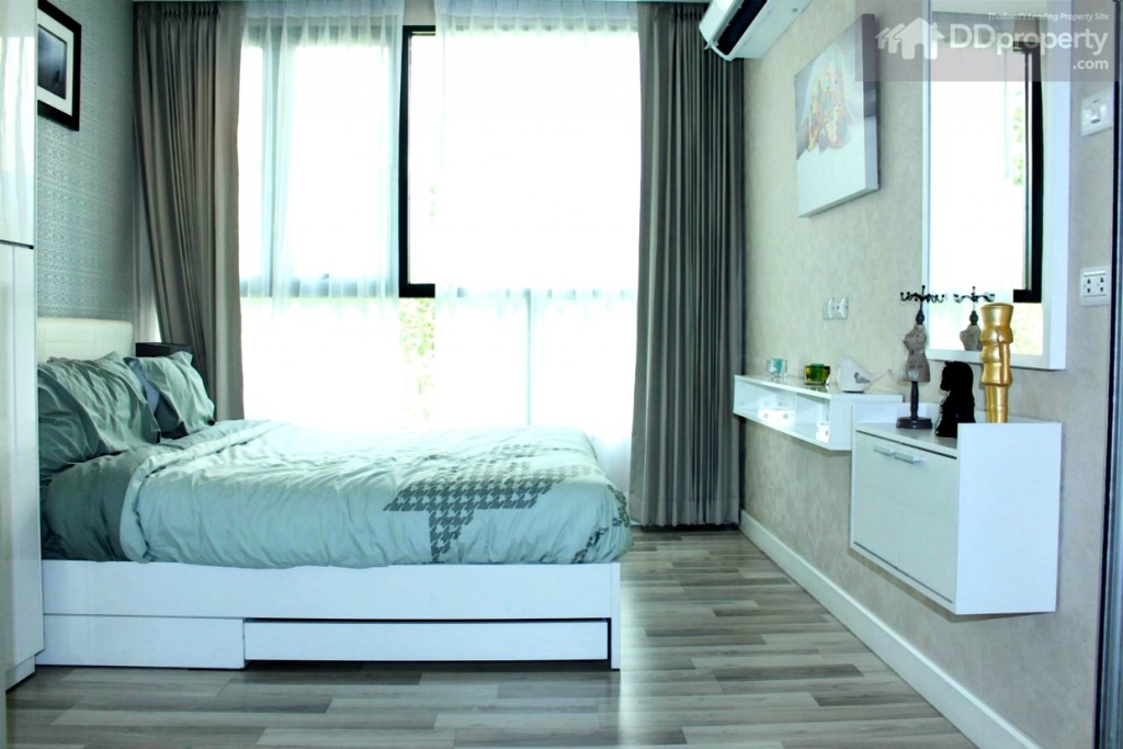 มีลิ้นชักเก็บของบริเวณใต้เตียง