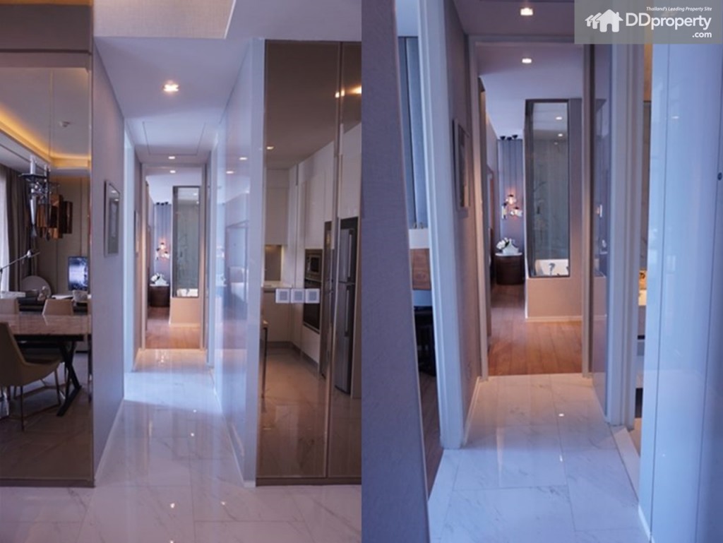 ฝั่งขวาของโซนรับประทานอาหารจะเป็นทางเข้าสู่ห้องนอนใหญ่ (ตรงกลาง) ห้องนอนเล็ก (ซ้ายมือ) ห้องน้ำ (ขวามือ)