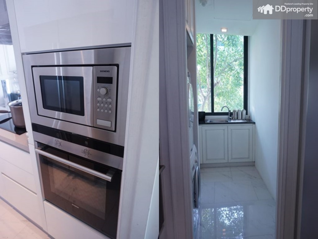 ไมโครเวฟและเตาอบที่ทางโครงการแถมให้เป็นแบรนด์ Siemens เช่นเดียวกัน/ ตรงเข้ามาจะเป็นครัวไทย