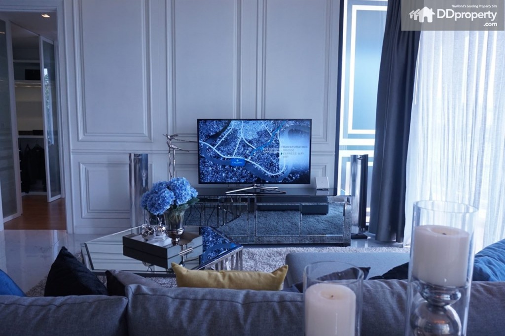 ขนาดความกว้างสามารถตั้งทีวีให้อยู่ในระดับสายตา 1-1.5 เมตรได้สบาย (ทีวีขนาด 40 นิ้วขึ้นไป)