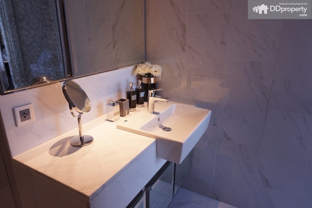 อ่างล้างหน้าแบรนด์ Vileroy & Boch เช่นเดียวกัน