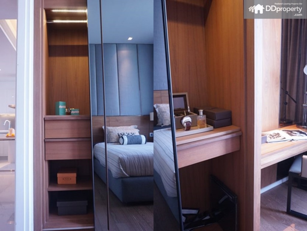 ตู้เสื้อผ้าข้างโซนอ่านหนังสือ