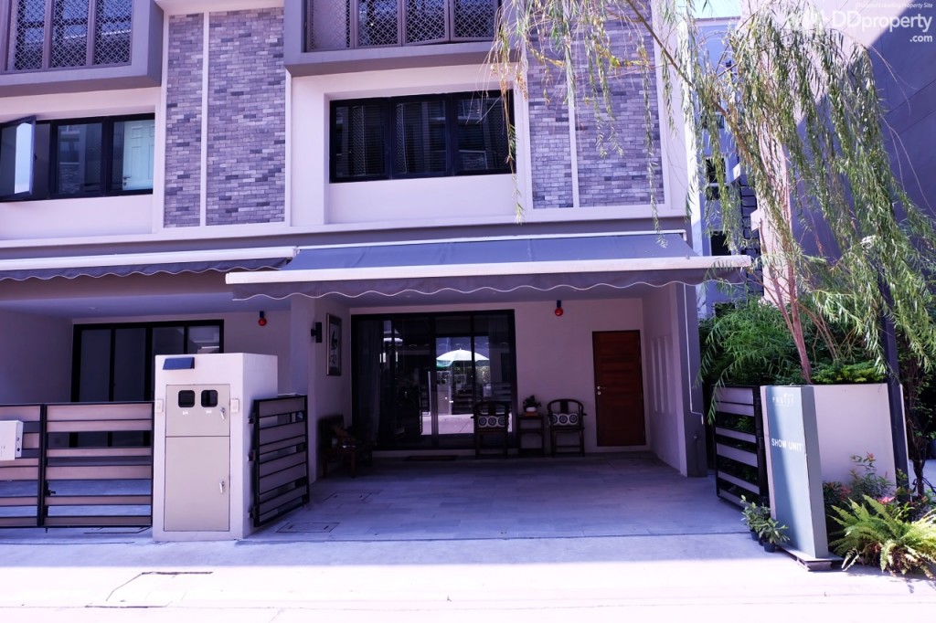 หน้าบ้านกว้าง 5.5 เมตร