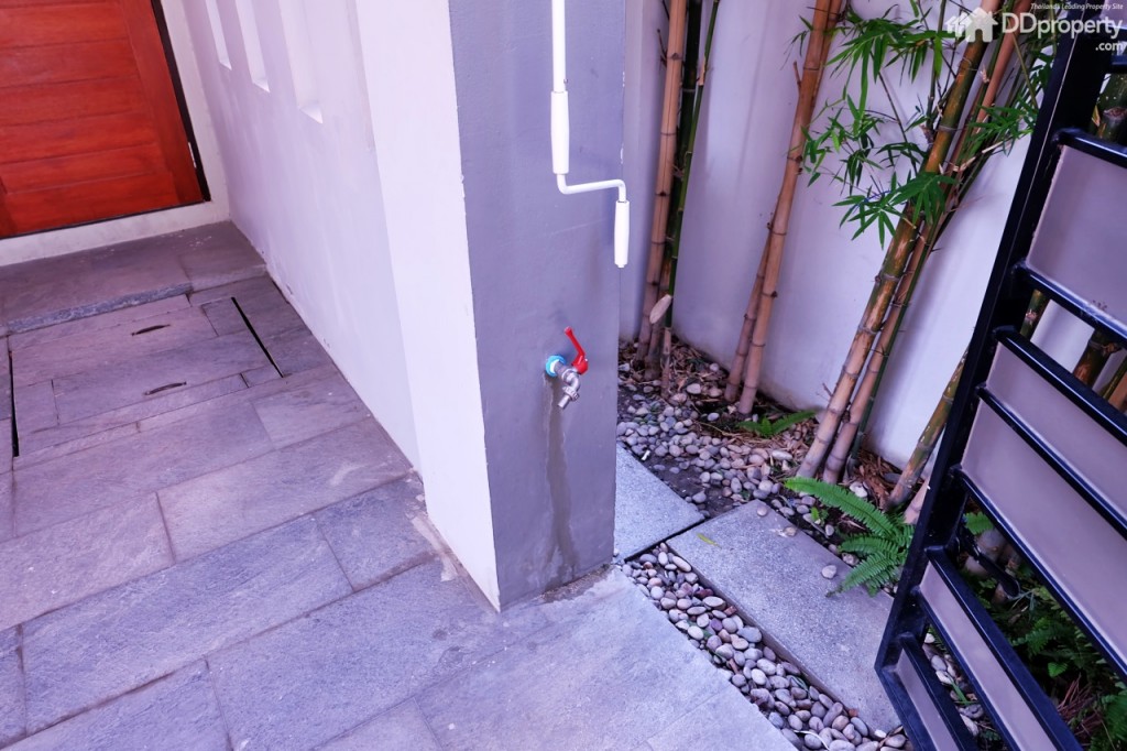 จุดต่อน้ำมายังหน้าบ้าน