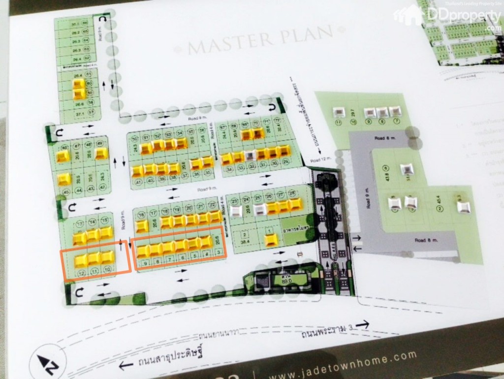 ส่วนที่ตีกรอบไว้จะเป็นส่วนของยูนิตโฮมออฟฟิศจำนวน 9 ยูนิต ริมขวาที่มีเพียงไม่กี่ยูนิตจะเป็นส่วนของโครงการ Jade Height (ส่วนที่ถูกพินไว้คือยูนิตที่ขายไปแล้ว)
