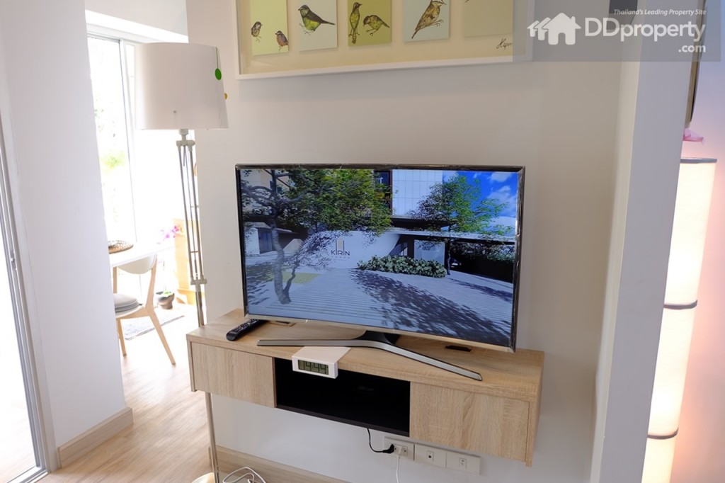 ระยะห่างระหว่างโซฟาและชั้นวางทีวีที่บิลท์มา