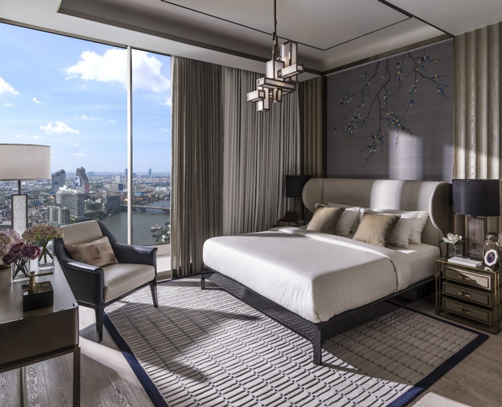 Mandarin2.3 The Residences at Mandarin Oriental  - Master bedroom-005