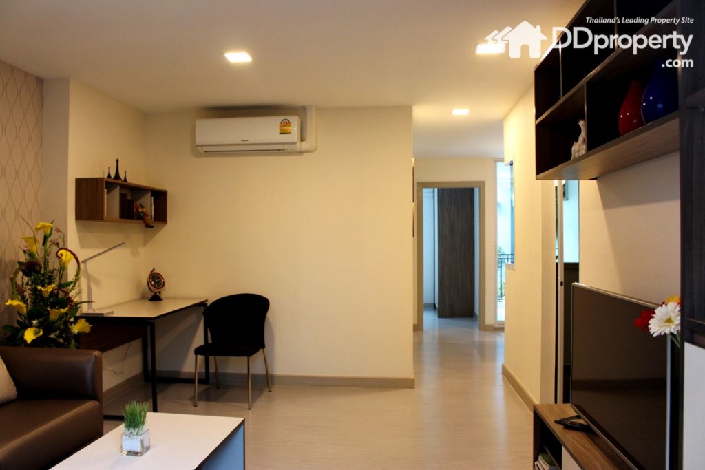 ห้องนั่งเล่นขนาด 3.6 x 4.4 เมตร