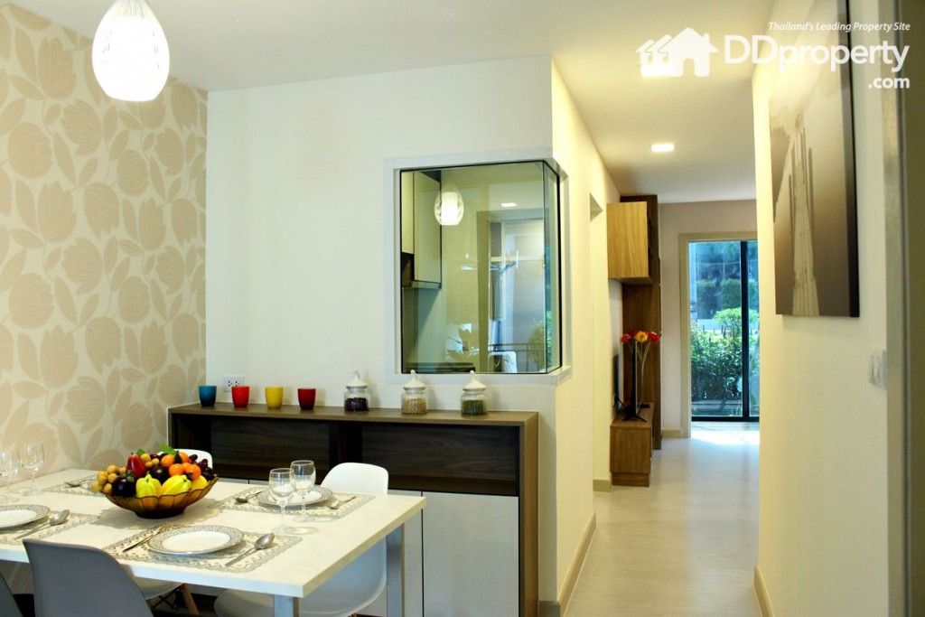 พื้นที่ห้องรับประทานอาหารขนาด 1.6 x 2.75 เมตร 