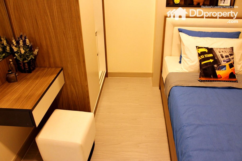 พื้นที่ว่างด้านข้างเตียง