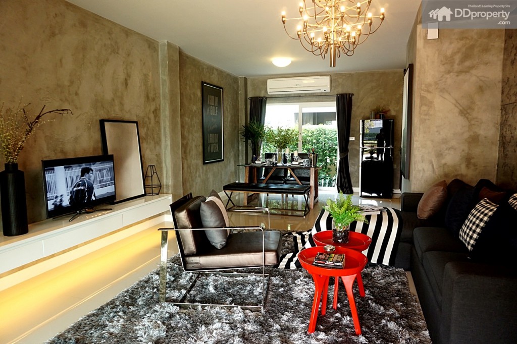 Town AvenueDSC06190-064