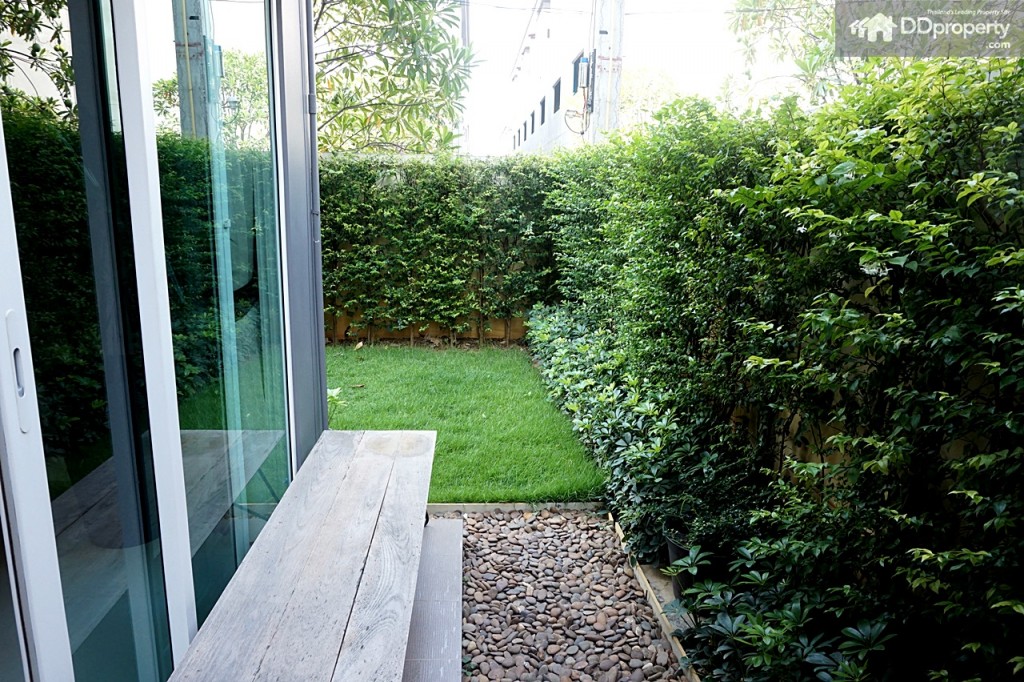 Town AvenueDSC06195-069