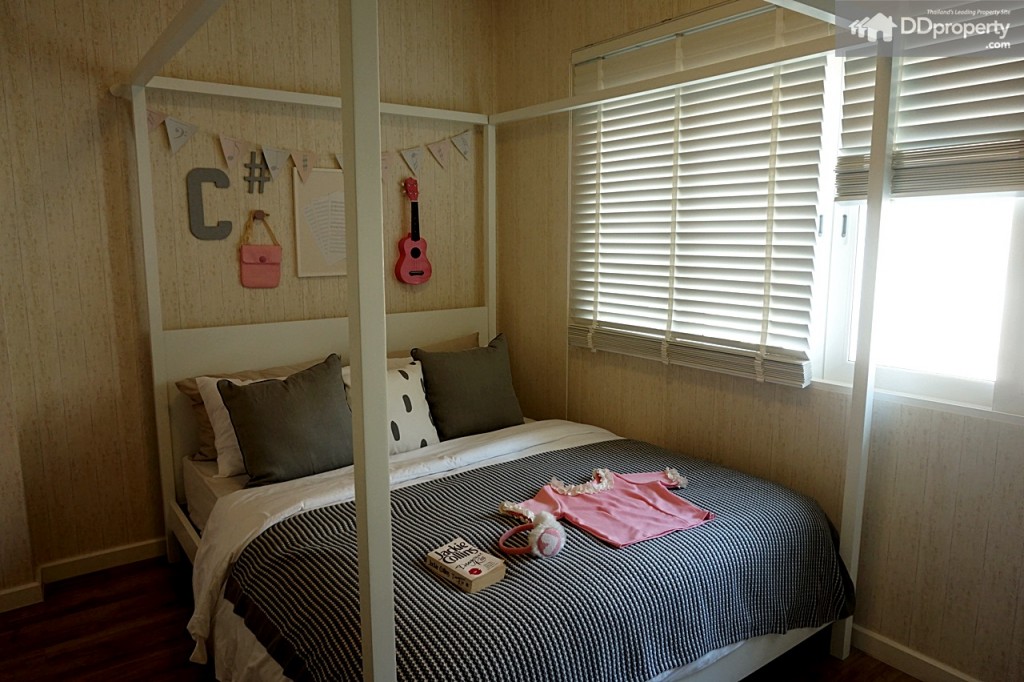 Town AvenueDSC06215-088