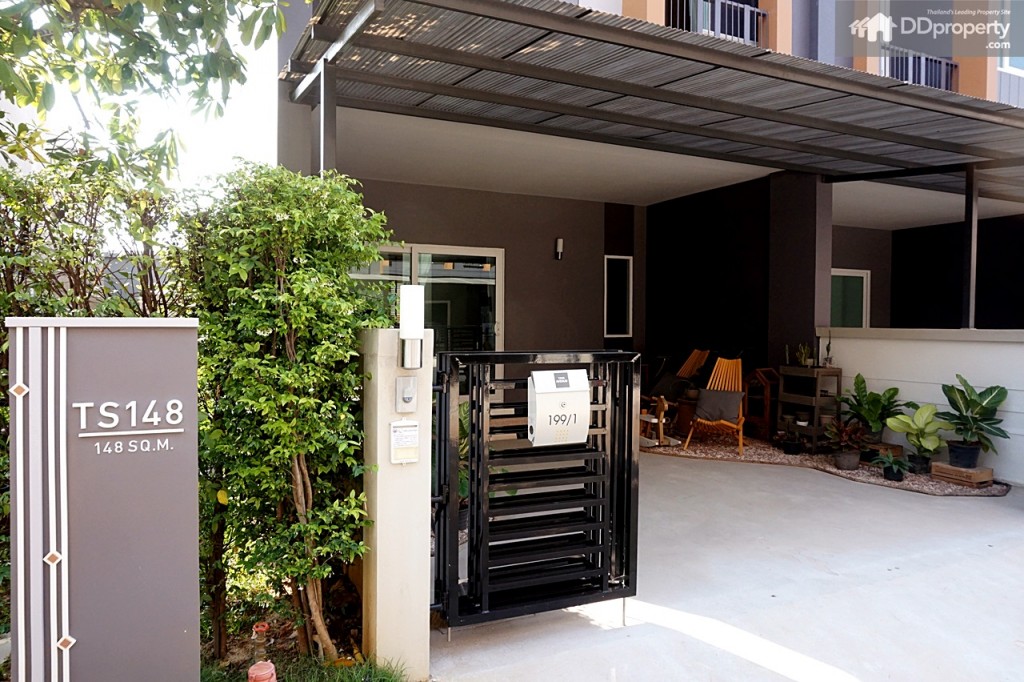 Town AvenueDSC06226-099