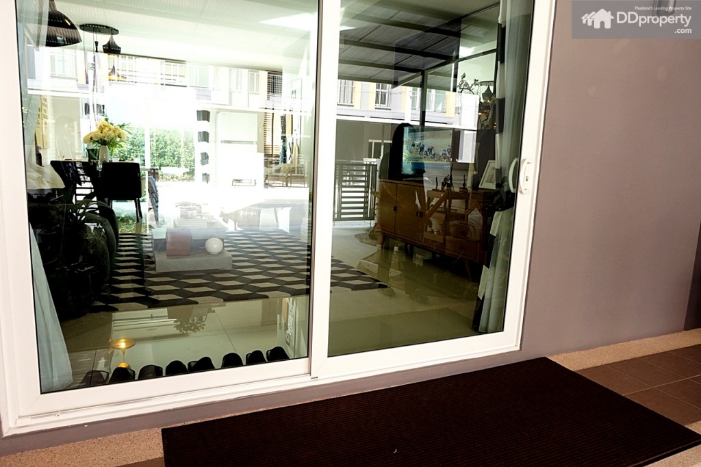 Town AvenueDSC06232-105