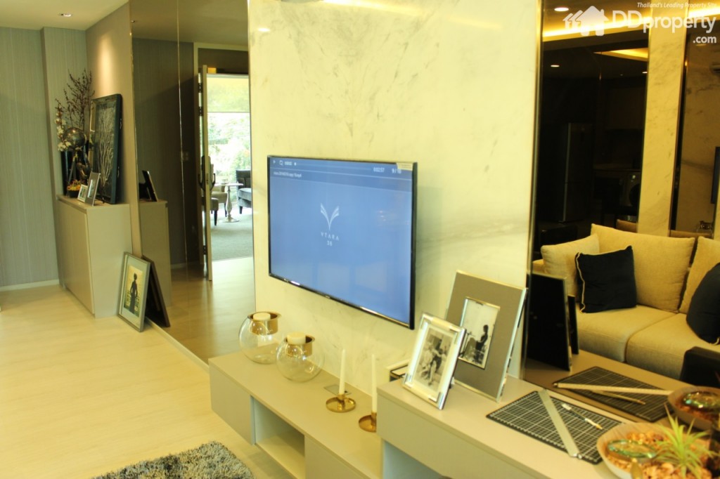 ขนาดทีวีที่เหมาะสมกับสายตาในระดับนี้คือ 40 นิ้วขึ้นไป โดยทางโครงการจัด Built in ชั้นวาง TV มาให้ด้วย