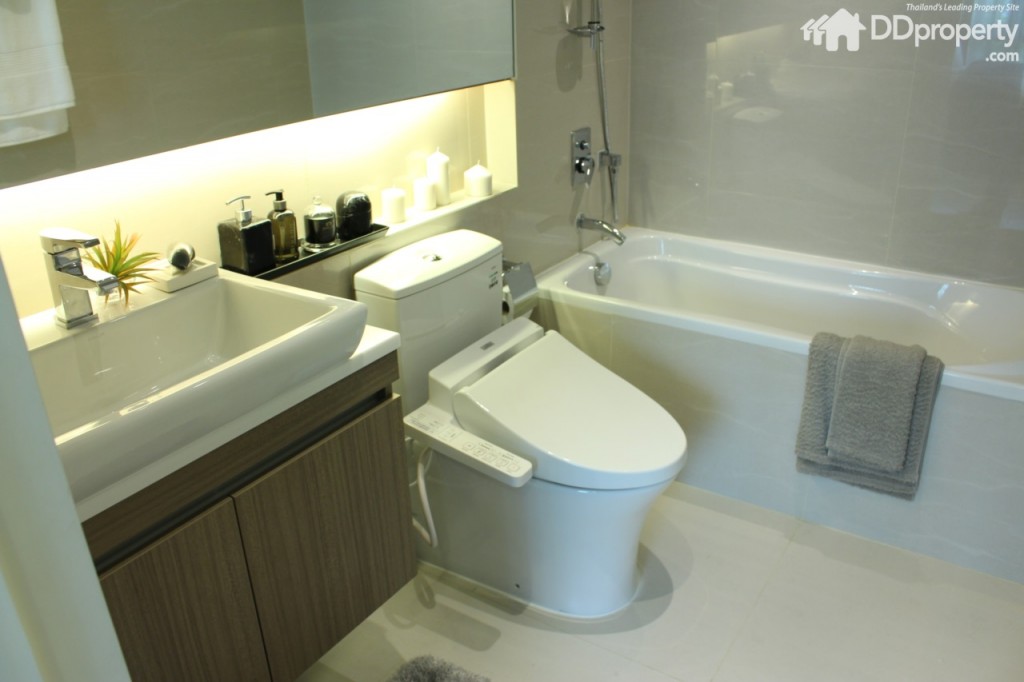 ห้องน้ำ (โครงการมอบชักโครกแบบสแตนดาร์ด แบรนด์ Toto)