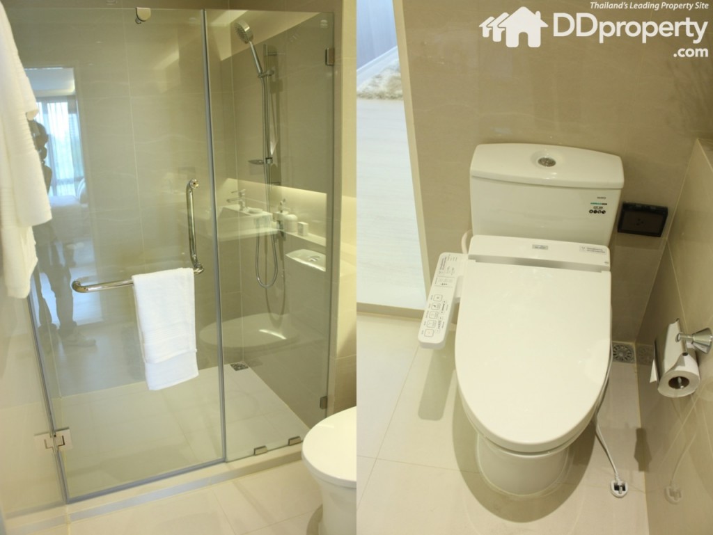 -Shower โครงการแถมเป็นแบรนด์ Englefield (Exclusive Brand by Kohler) พร้อมกระจกกั้น I-Spa<br />  -ชักโครกที่ทางโครงการแถมจะเป็นแบรนด์ Toto แบบสแตนดาร์ด ไม่ได้เป็นแบบอัตโนมัติ (Washlet) ดังที่โชว์ในห้องตัวอย่าง (แต่โครงการก็ออกแบบปลั๊กไฟรองรับ Washlet อย่างดีเตรียมรองรับไว้ให้)