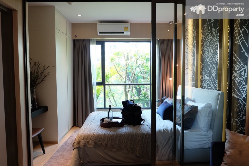 ห้องนอนจะมี partition บานเลื่อนให้ (ภายในห้องโครงการแถมตู้เสื้อผ้า)