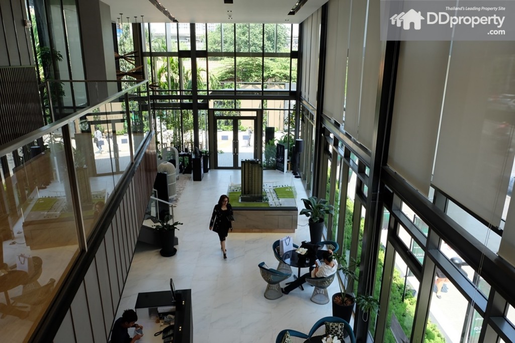 Whizdom Station Ratchada-ThrapraDSCF2005